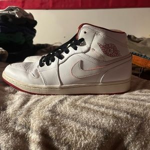 Jordan 1 “White Gym Red”
